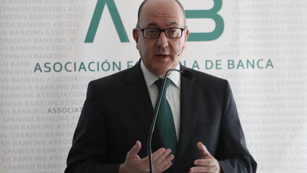 La gran banca abre ya la puerta a la fusión de su patronal (AEB) con la de las cajas (CECA)