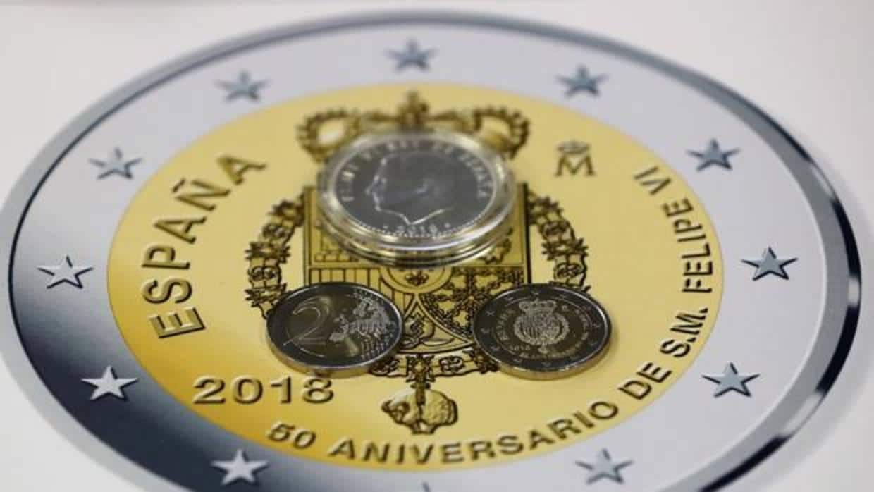 Pieza de una emisión anterior de una moneda de 2 euros, con motivo del 50 aniversario de FElipe VI