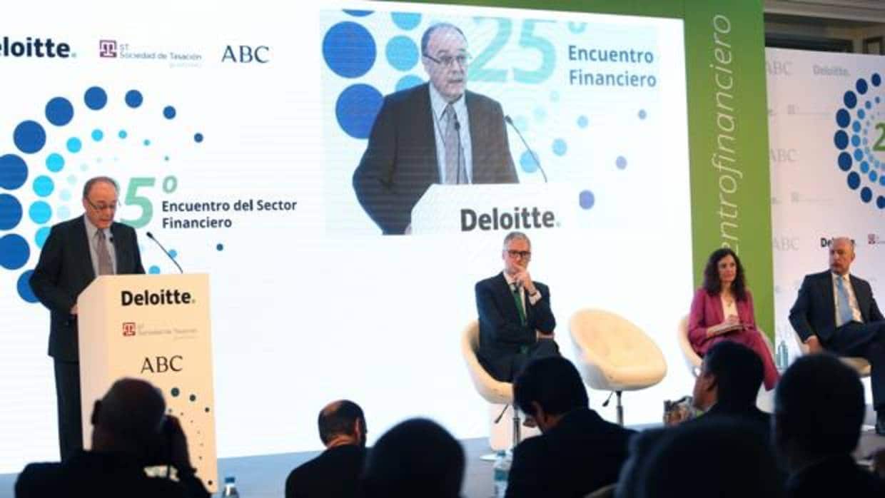 El gobernador del Banco de España interviene en el Encuentro Financiero