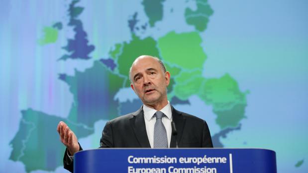 Moscovici: «España saldrá del control de Europa a final de este año»