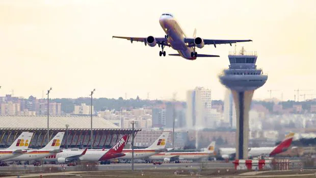 El tráfico aéreo europeo registra la media más alta en cinco años de un mes de abril y se duplican los retrasos