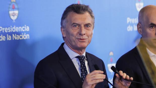 Macri sacrifica al presidente del Banco Central para frenar la devaluación del peso
