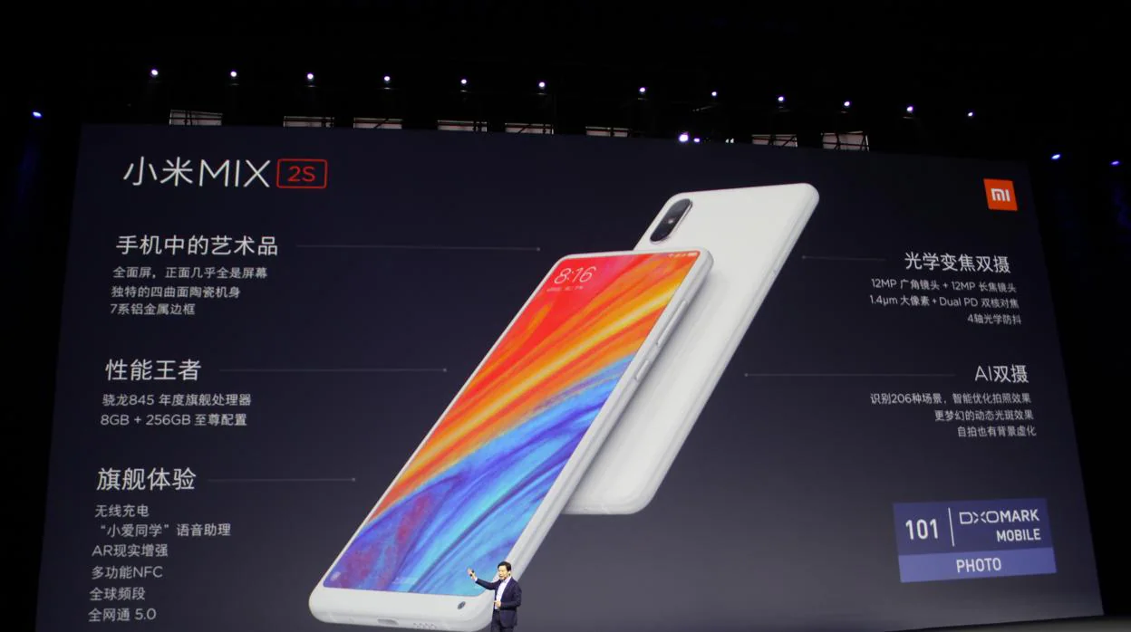 La escenografía de la marca china de móviles emula a la de iPhone