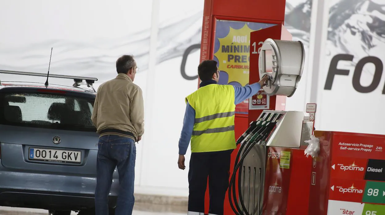 El precio de los carburantes, la luz y el gas, los más caros desde hace tres años