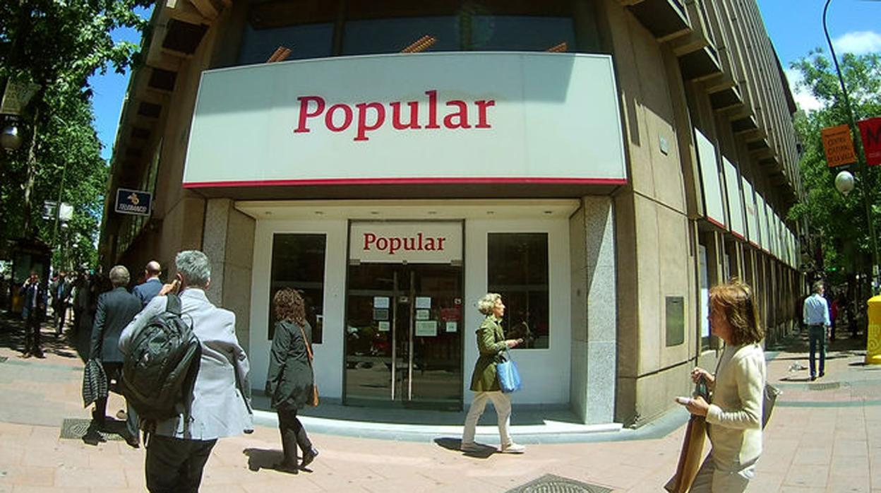 Popular y Santander han sido las entidades que mayor ajuste de oficinas han llevado a cabo