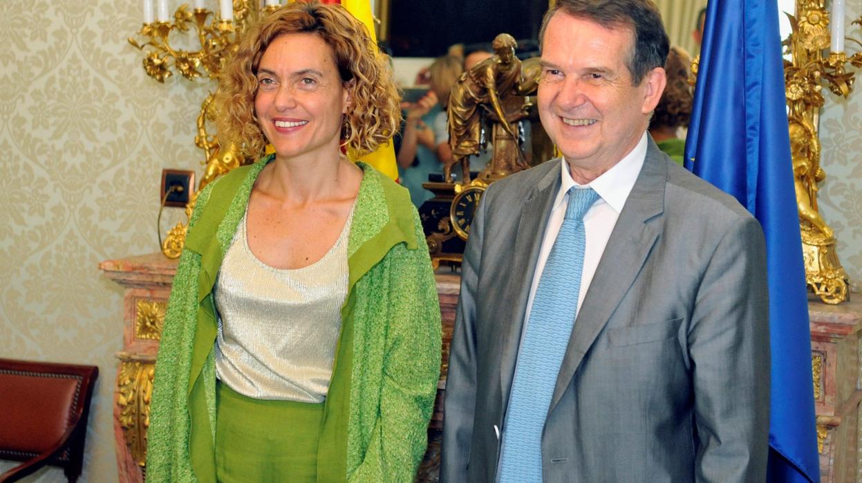 La ministra Meritxell Batet durante la reunión con el presidente de la FEMP, Abel Caballero