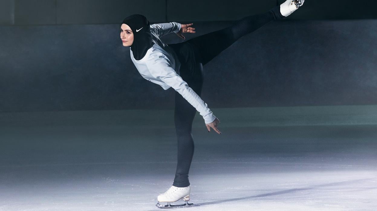 La patinadora de Emiratos Árabes Zahra Lari posa para Nike