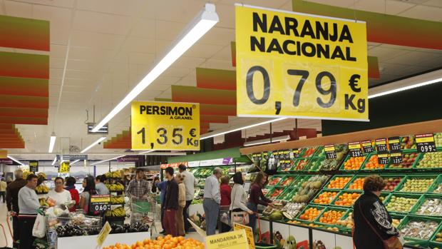 Los precios moderan su escalada en julio por la bajada de los alimentos y de las bebidas no alcohólicas