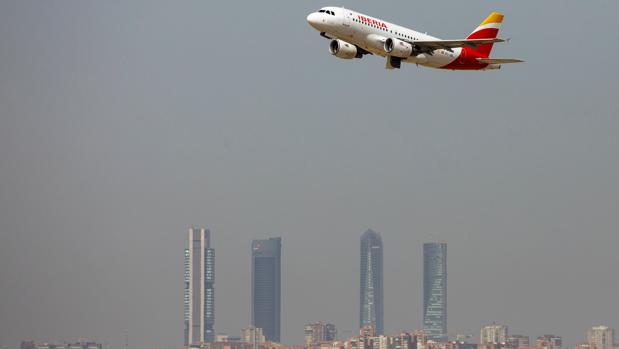 Los pilotos de Iberia ratifican por amplia mayoría el nuevo convenio colectivo con la aerolínea