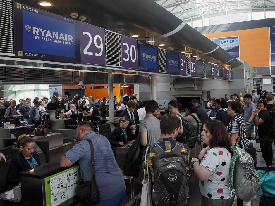 Los tripulantes de cabina realizarán «la mayor huelga de la historia de Ryanair» a finales de septiembre