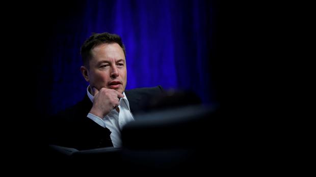 Un inversor estadounidense denuncia a Musk por ofrecer información «falsa» sobre su salida de la Bolsa