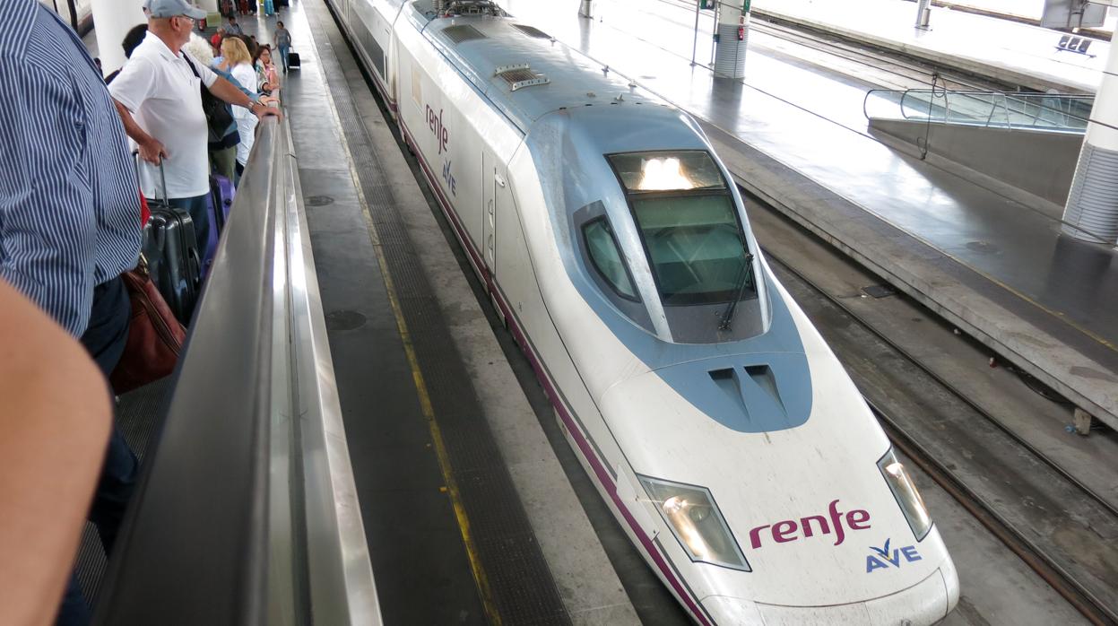 Renfe y CP crean una empresa conjunta de cara a la liberalización del sector ferroviario