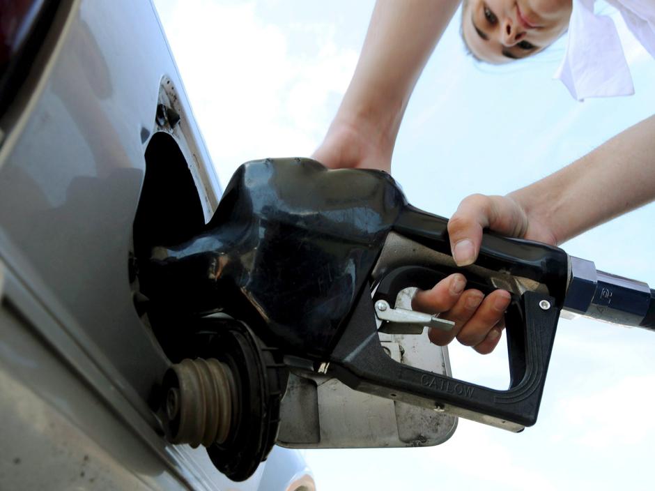 La gasolina y el gasóleo marcan su precio más alto en cuatro años