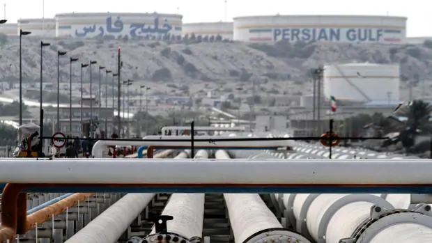 Irán denuncia que Arabia Saudí y Rusia toman como rehén el mercado petrolero