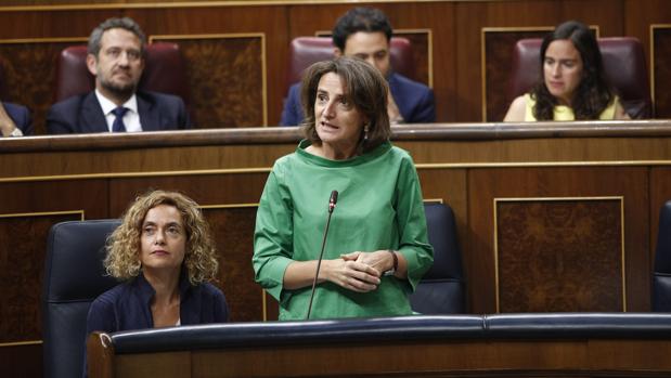 Teresa Ribera comparece en el Congreso con el precio de la luz en máximos anuales