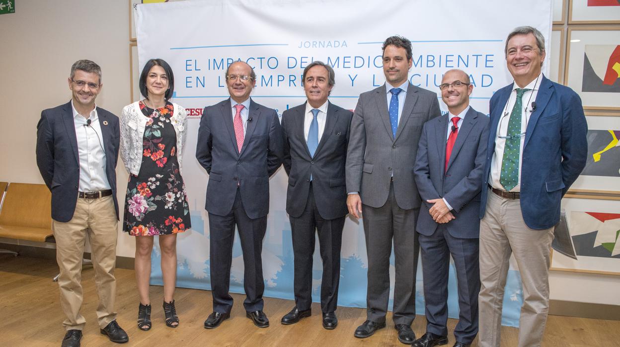 Participantes en la jornada organizada por Cesur y la Escuela de Estudios Cajasol