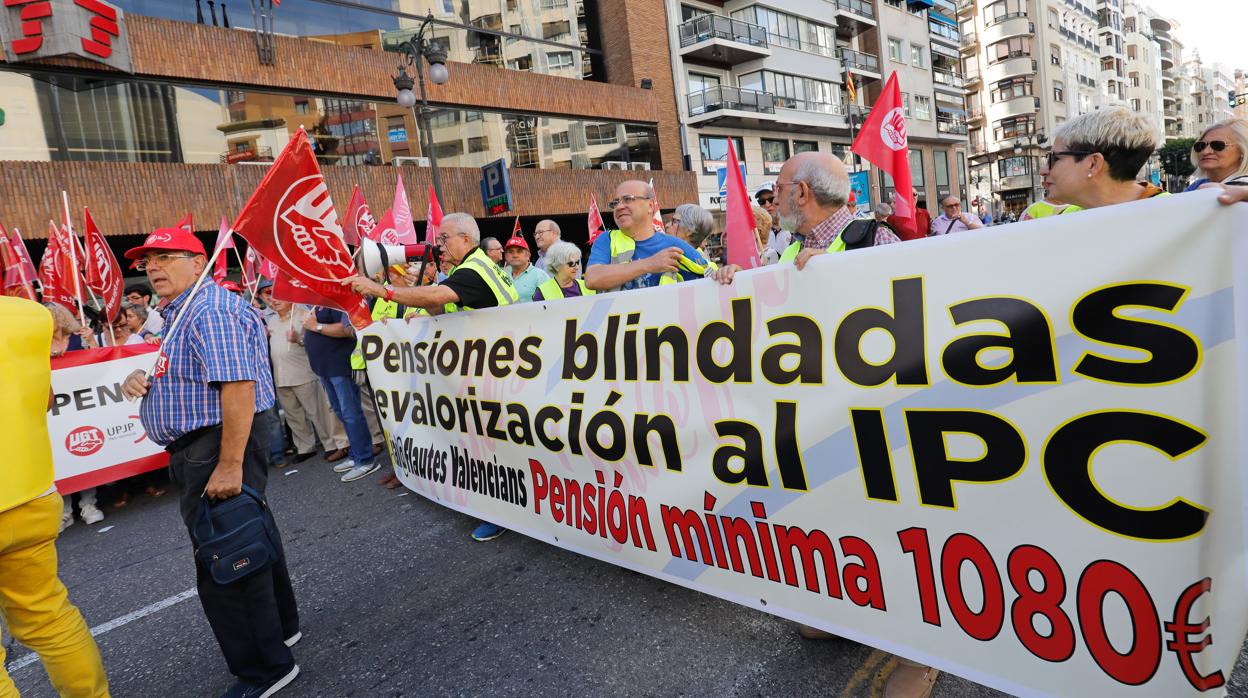 Un grupo de pensionistas durante una manifestación en Valencia