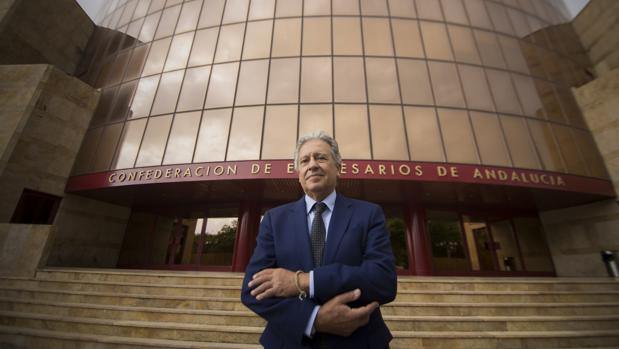 Rafael Sánchez Alcalá: «La ampliación del puente del Centenario es un globo sonda»