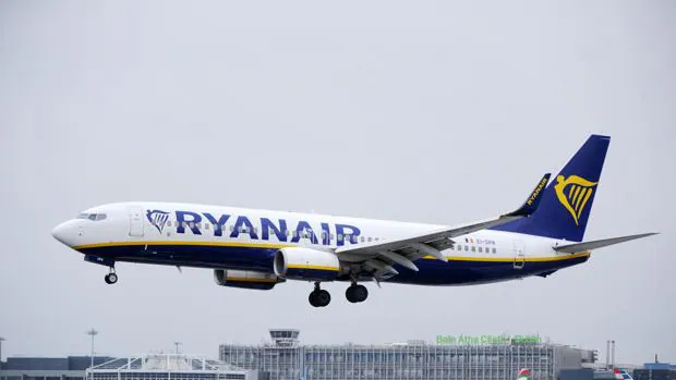 Ryanair concede un «periodo de gracia» para aplicar su nueva política de  equipajes