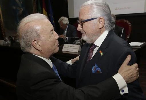 Luis Viu, presidente de Montrel, que recibió un accesit, con Juan Valle