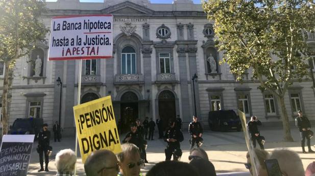 Las reclamaciones a la banca registraron máximos históricos en 2017 por las hipotecas