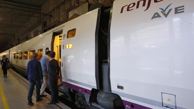 Renfe ganó 62,4 millones hasta septiembre, el 5,4% menos, por mayores gastos