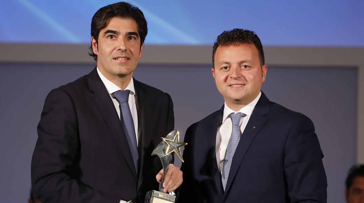 Ángel Haro recibe el premio Aster de Esic