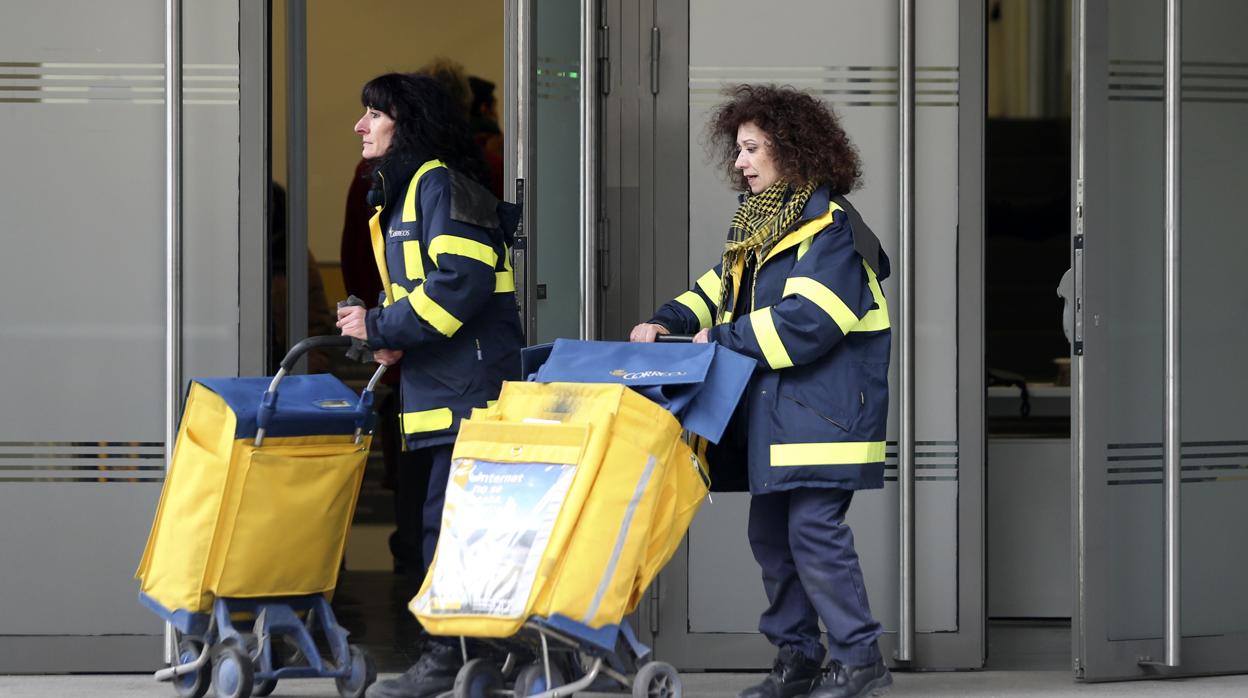 La Dirección de Correos y la representación sindical se reunieron ayer para evitar la huelga de hoy, aunque no llegaron a un acuerdo