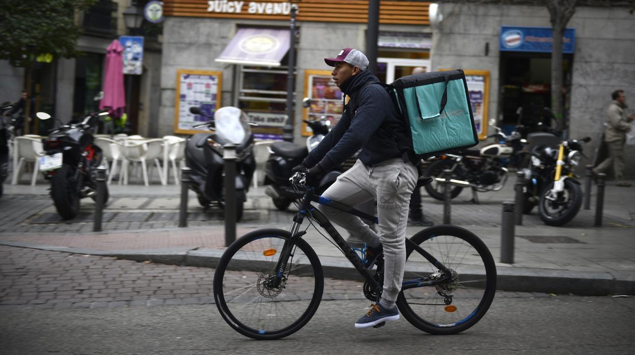 Los «riders» de Deliveroo han sufrido un revés judicial en el Reino Unido