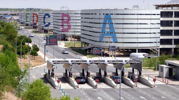 Los aeropuertos españoles, los más baratos de Europa para aparcar en Navidad