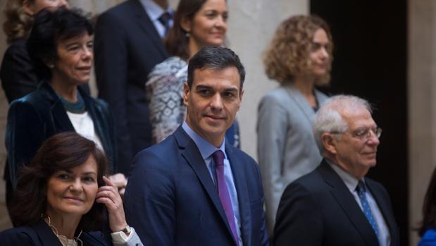 El Gobierno da luz verde al «aguinaldo electoral» de Sánchez y  otras cuatro noticias económicas