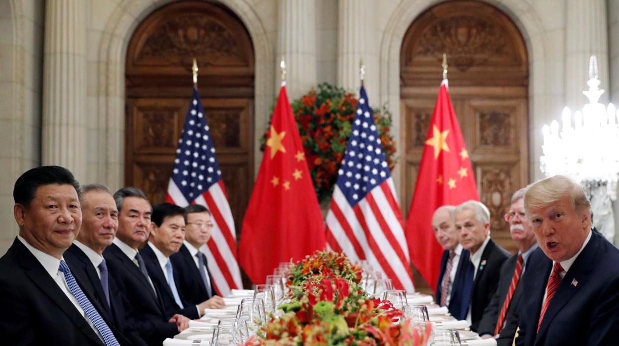 Xi Jinping, presidente chino, y Donald Trump, presidente estadounidense, en una reunión bilateral