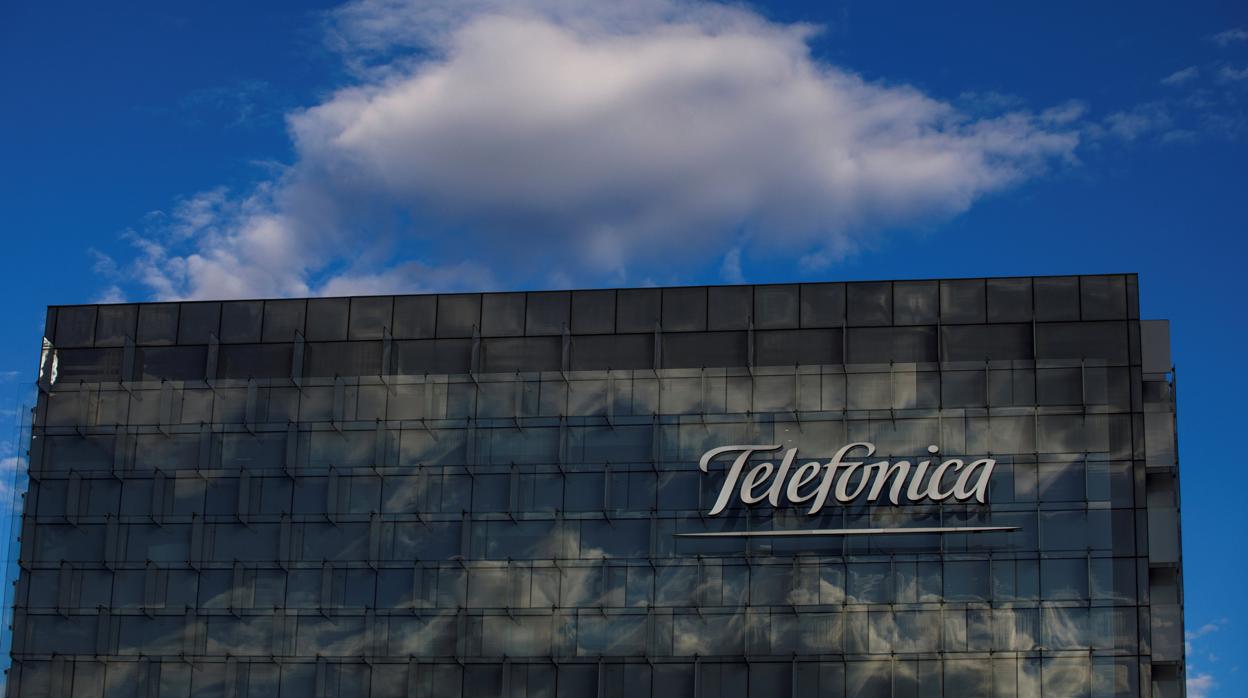 Telefónica vende a Slim sus filiales de Guatemala y El Salvador por 570 millones de euros