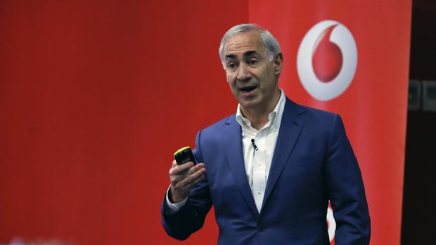 Vodafone ofrece 32 días por año y 20 mensualidades y prejubilaciones en su ERE para 1.200 empleados