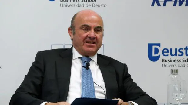De Guindos pide «rapidez» al BBVA en su investigación sobre el excomisario Villarejo