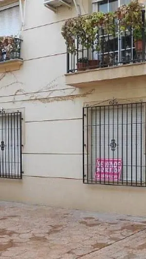 Preescolar fingir Beneficiario Bankia pone a la venta en Andalucía 230 viviendas y locales con hasta el  40% de descuento