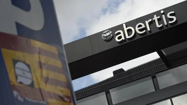 Abertis cierra el año con un beneficio de 1.681 millones, un 87% más, impulsado por la venta de Cellnex