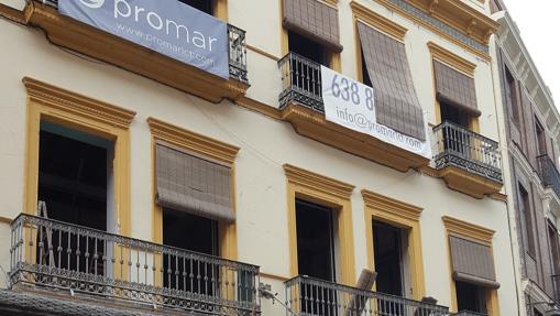 Edificio donde antes estaba la Joyería Pozo y que hoy ocupa Bimba y Lola. Es propiedad de AM Locales Property