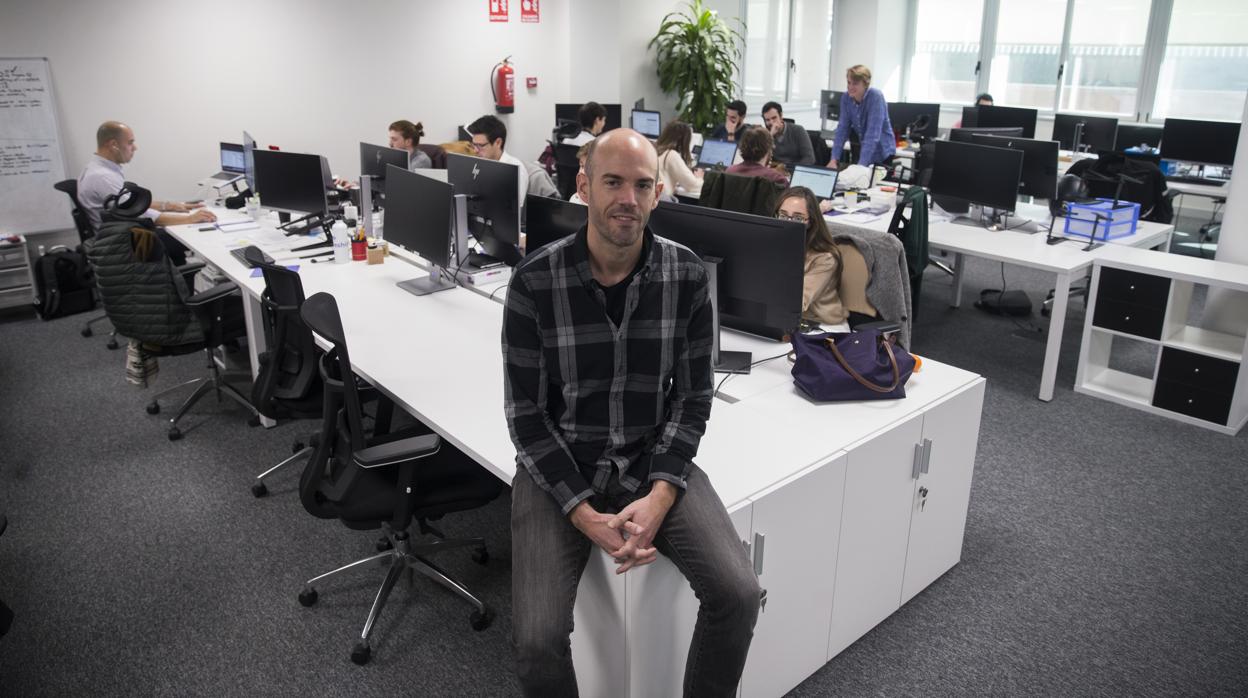 Juan de Antonio, fundador de Cabify, posa para ABC en la sede de su empresa