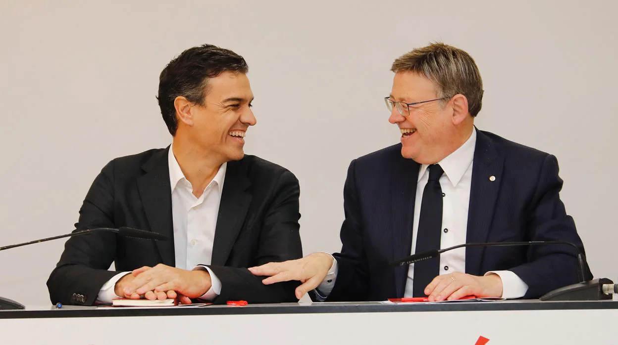 El presidente del Gobierno, Pedro Sánchez, junto al presidente de la Comunidad Valenciana, Ximo Puig