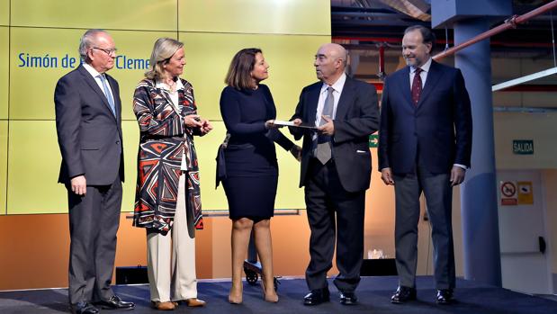 Francisco Morales recibe el XI Premio Simón de Rojas Clemente en la Casa de ABC