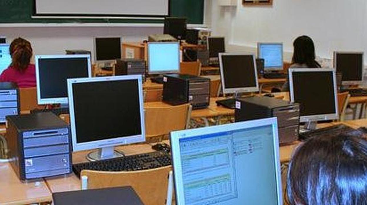 Una sala con ordenadores