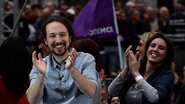 Podemos entra en la puja electoral: 24 semanas por maternidad o paternidad y otras cuatro noticias