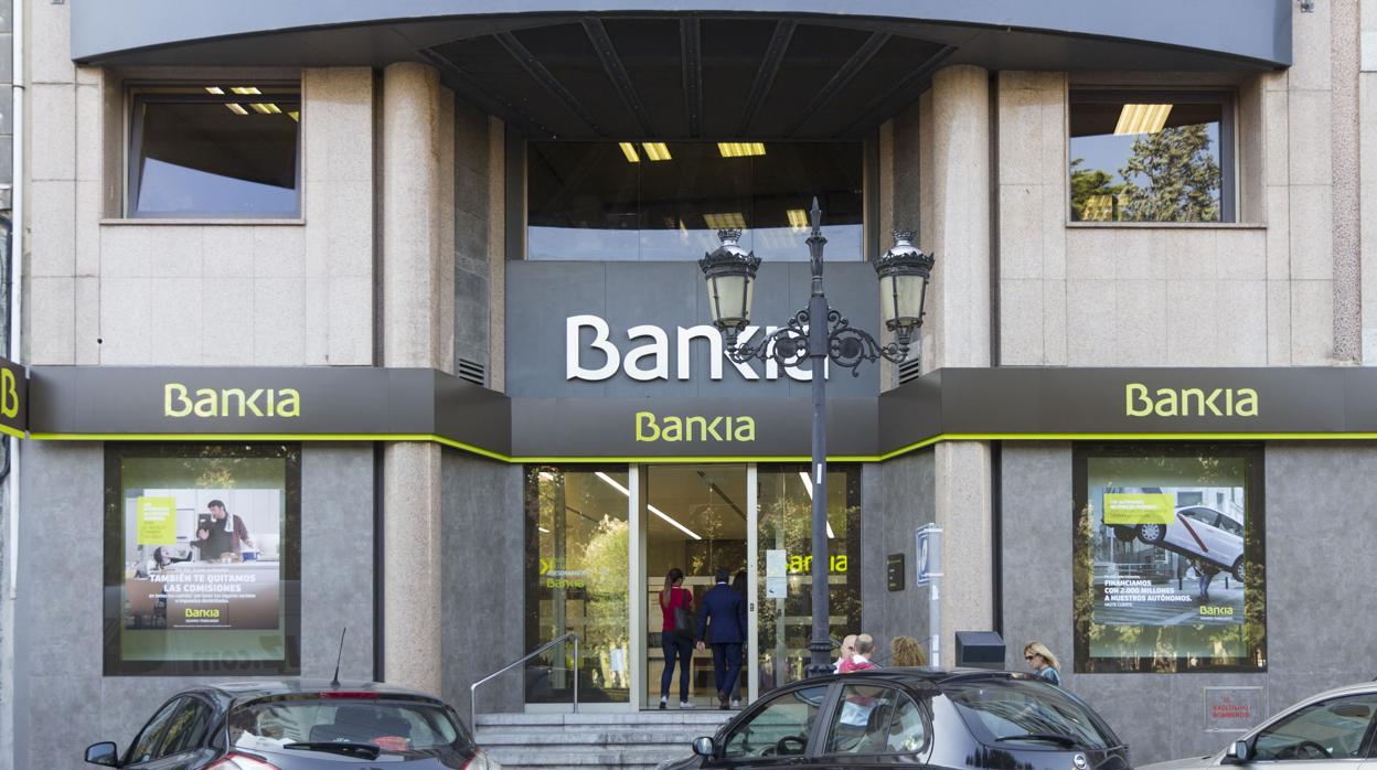 Bankia distribuirá en exclusiva los seguros generales de Mapfre en toda su red de oficinas, menos en Baleares