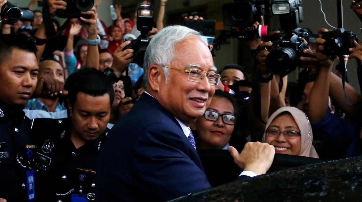 El ex primer ministro malasio a su llegada para declarar ante el tribunal que juzga el expolio del 1MDB