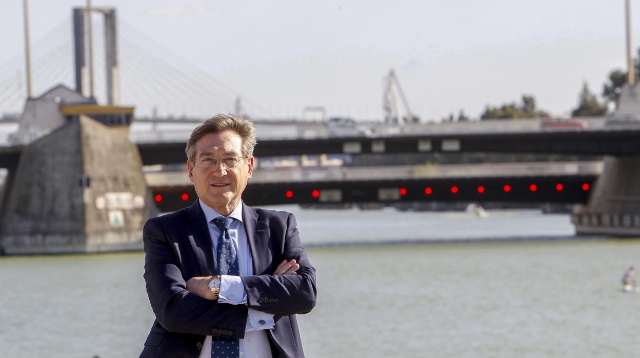 El presidente de la Autoridad Portuaria de Sevilla, Rafael Carmona