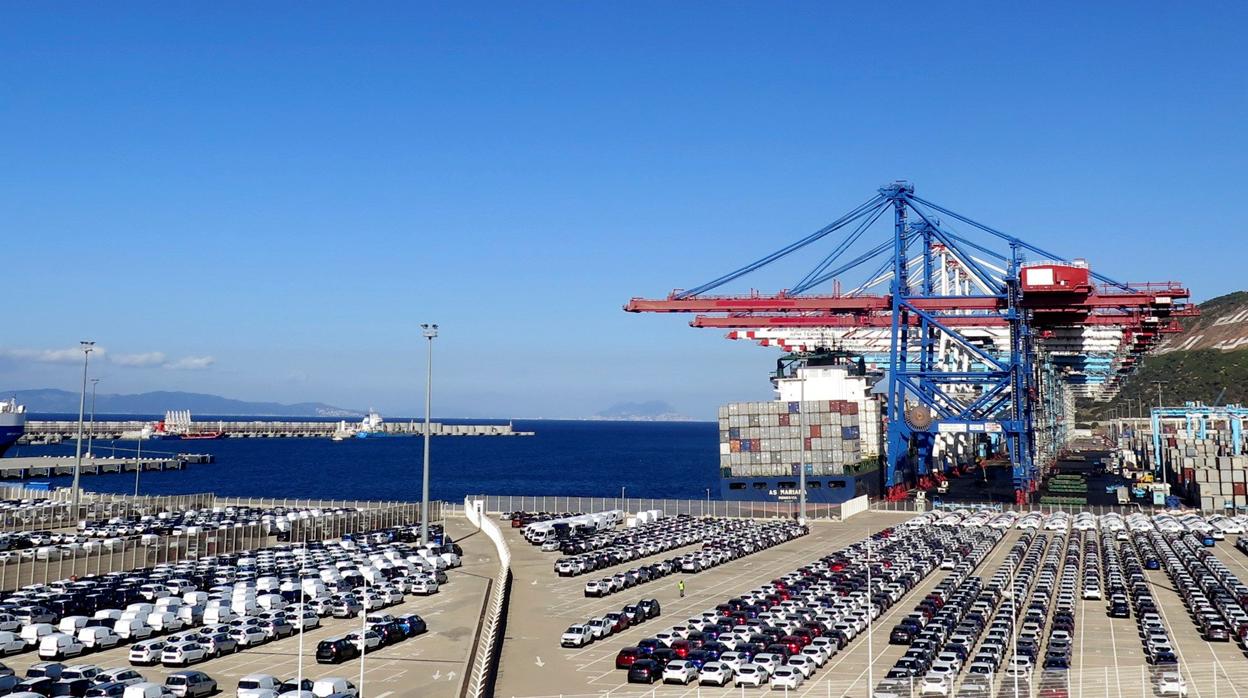 Las exportaciones españolas se estancan en febrero