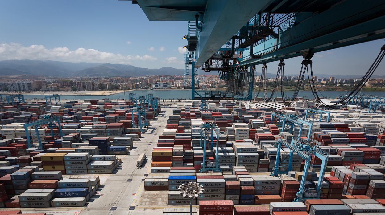 Los precios de exportación suben el 1,4% en marzo, mientras los de importación se moderan hasta el 3%