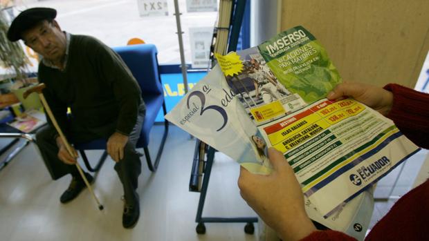 Los hoteleros cumplen su amenaza e impugnan los pliegos de los viajes del Imserso