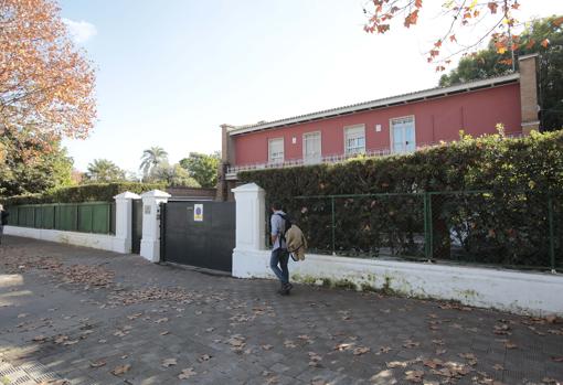 El conocido chalé de La Botella, junto a la zona universitaria de Reina Mercedes, se reconvertirá en alojamiento de estudiantes